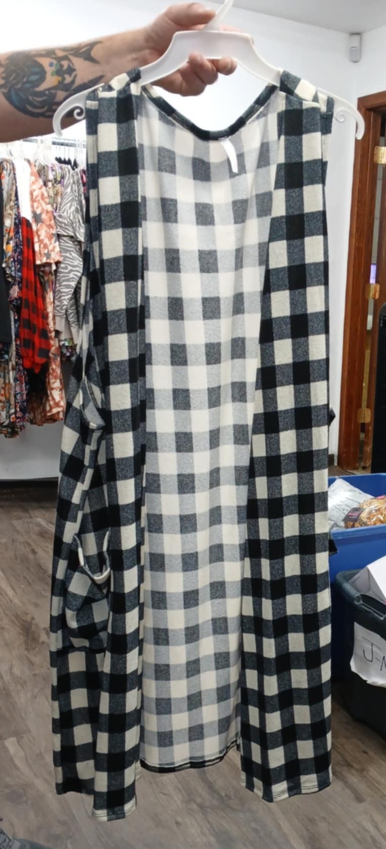 Black & White Plaid Open Front Vest w Pockets