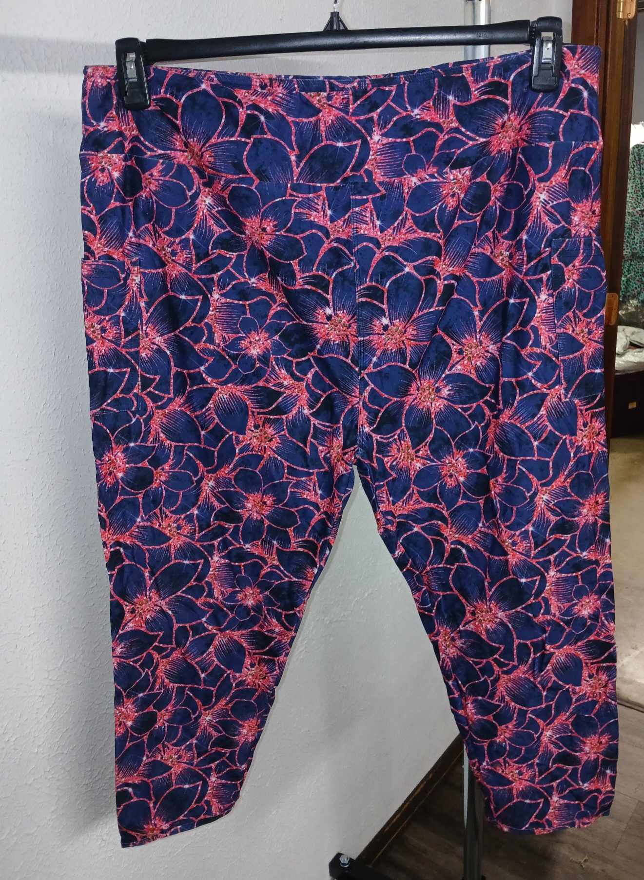 Blue Pink Glitter hibiscus Criss Cross Back Capri Capris