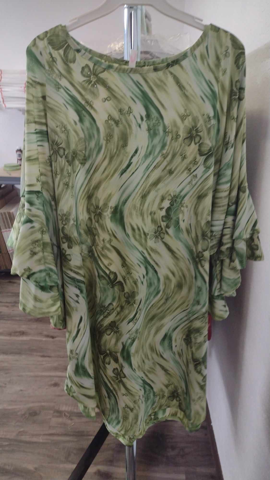 Gorgeous Green Swirl Shirt Top Sparkly