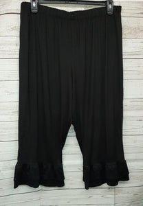 PSFU﻿ Black Ruffle Bottom Capri Capris